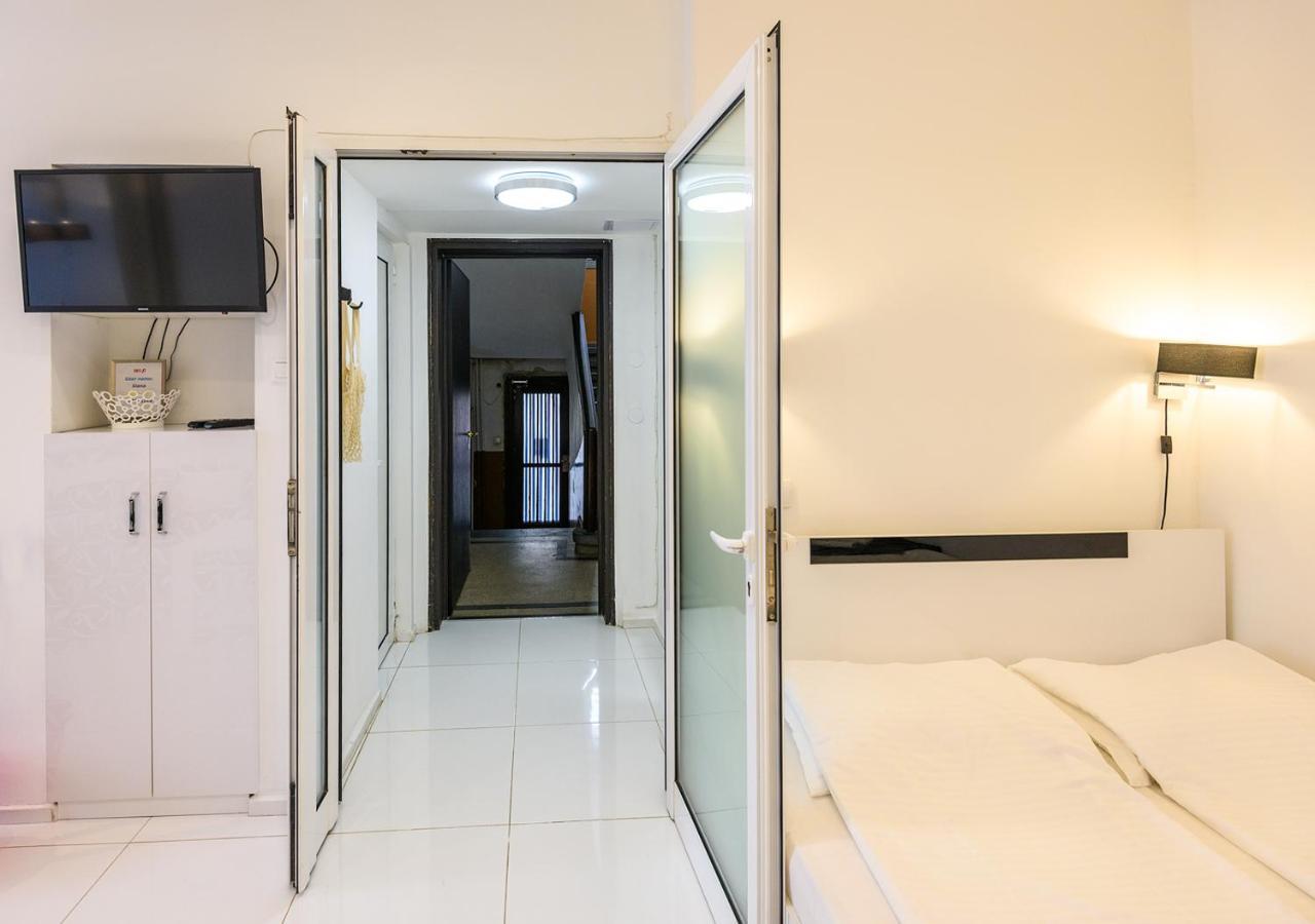 Zero-Waste Studio Apartment In Central Sofia Exterior photo